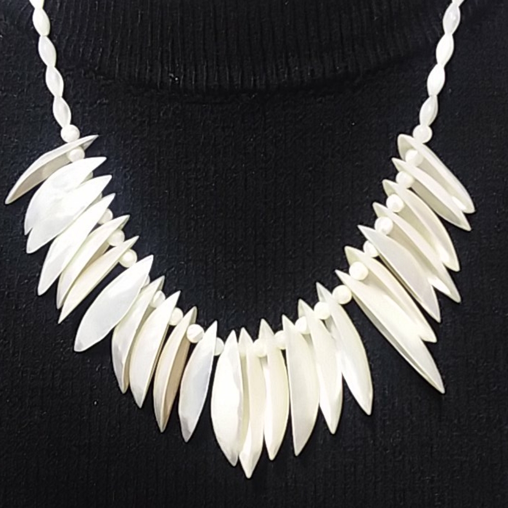 Shell necklace - Picture 2 of 3